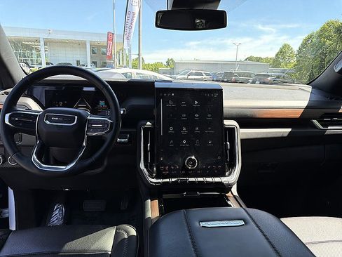 Used 2025 GMC Yukon Denali RWD image 16