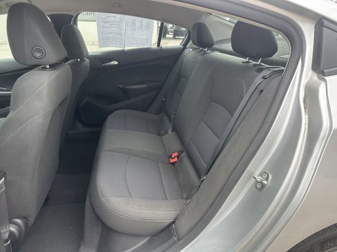 Used 2018 Chevrolet Cruze LS image 11