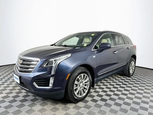Used 2018 Cadillac XT5 Luxury w/ Driver Awareness Package AWD/4WD image 2