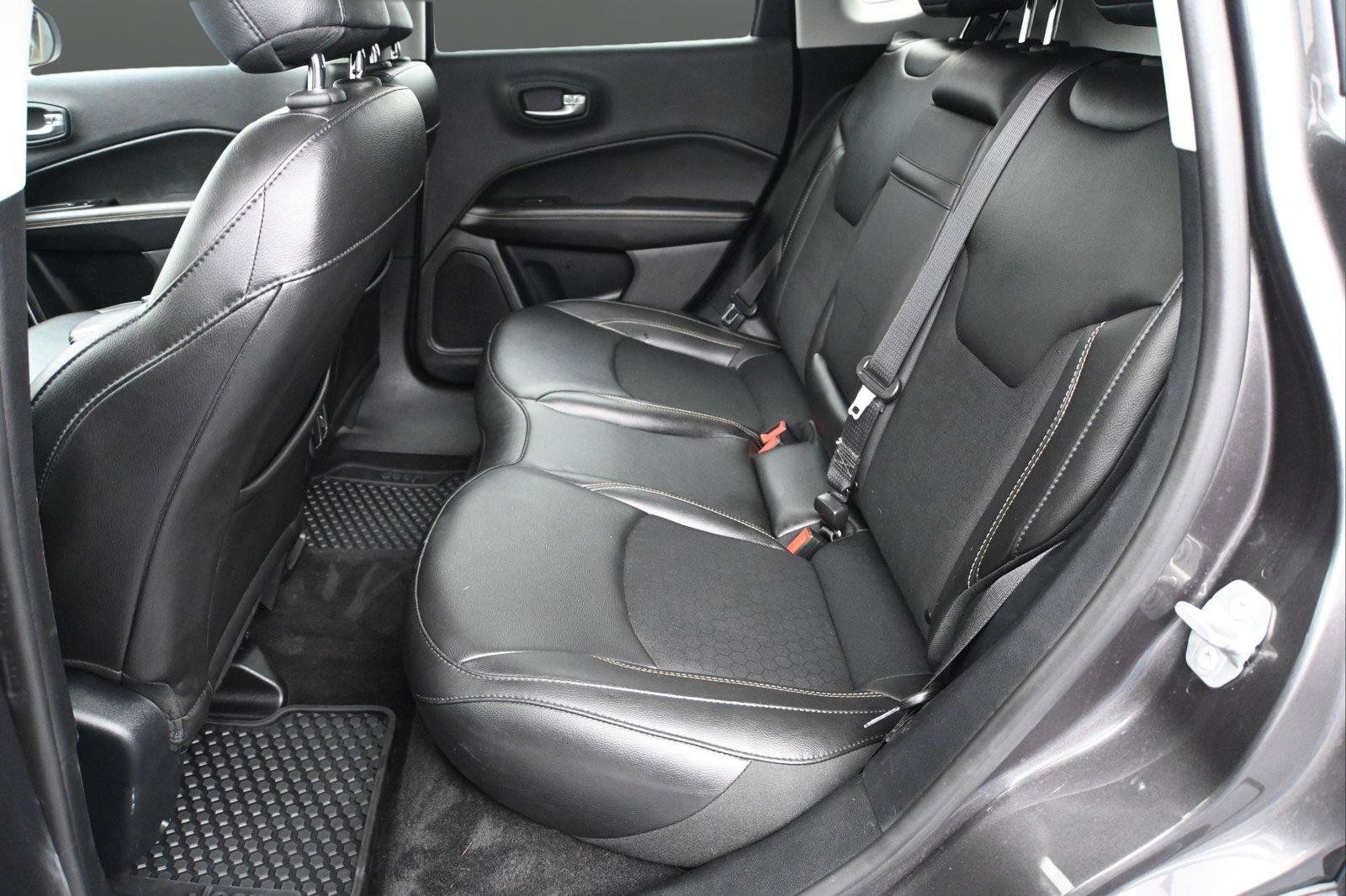Used 2019 Jeep Compass Latitude w/ Cold Weather Group AWD/4WD image 13