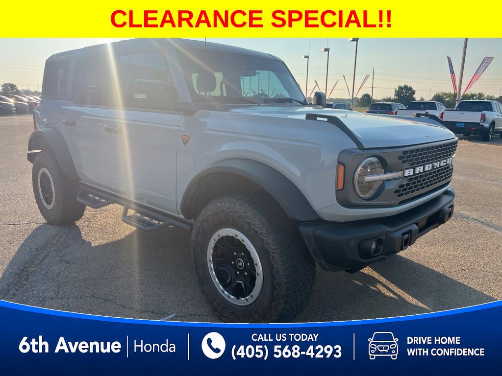 Used 2023 Ford Bronco Badlands w/ Sasquatch Package AWD/4WD image 3
