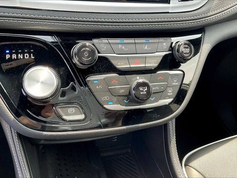 New 2026 Chrysler Pacifica Limited w/ S Appearance Package image 18