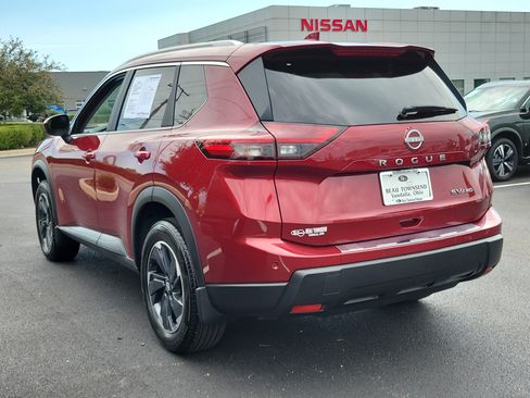 Certified 2024 Nissan Rogue SV w/ SV Premium Package AWD/4WD image 3