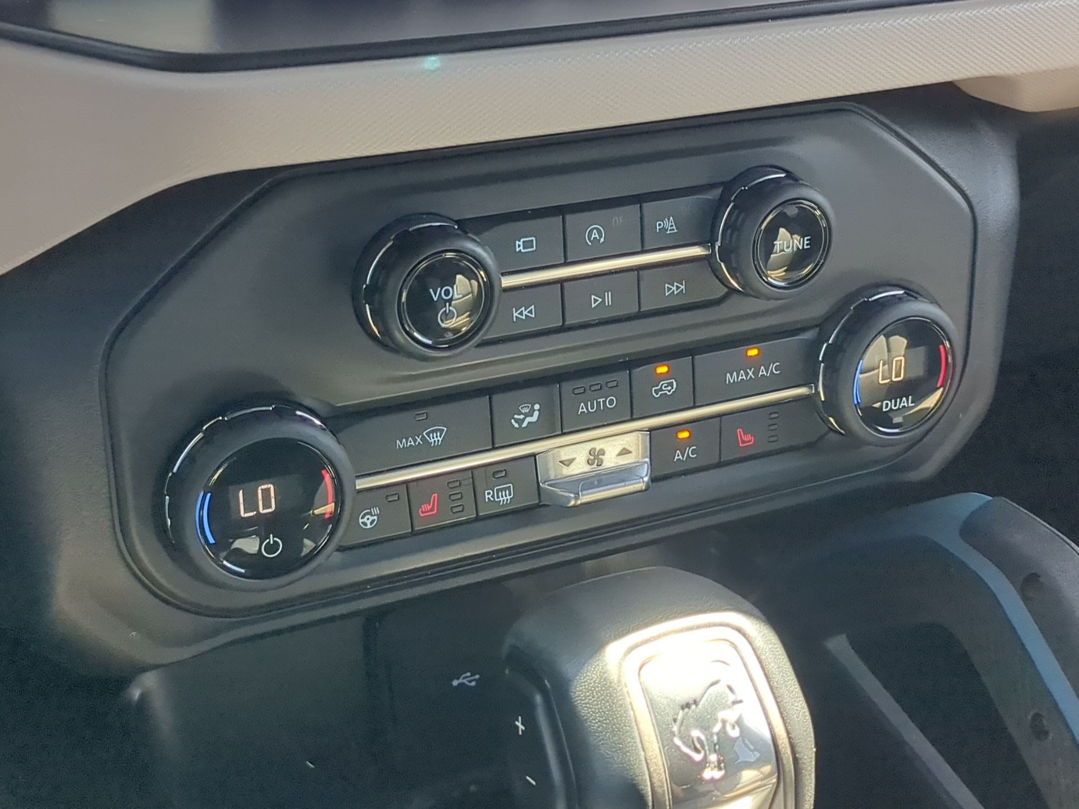 Used 2023 Ford Bronco Wildtrak AWD/4WD image 26