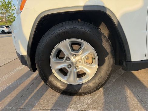 Used 2015 Jeep Grand Cherokee Laredo w/ Quick Order Package 23E image 33