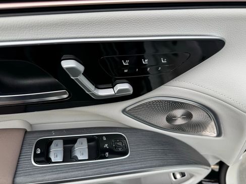 Used 2023 Mercedes-Benz EQS 580 4MATIC SUV image 40