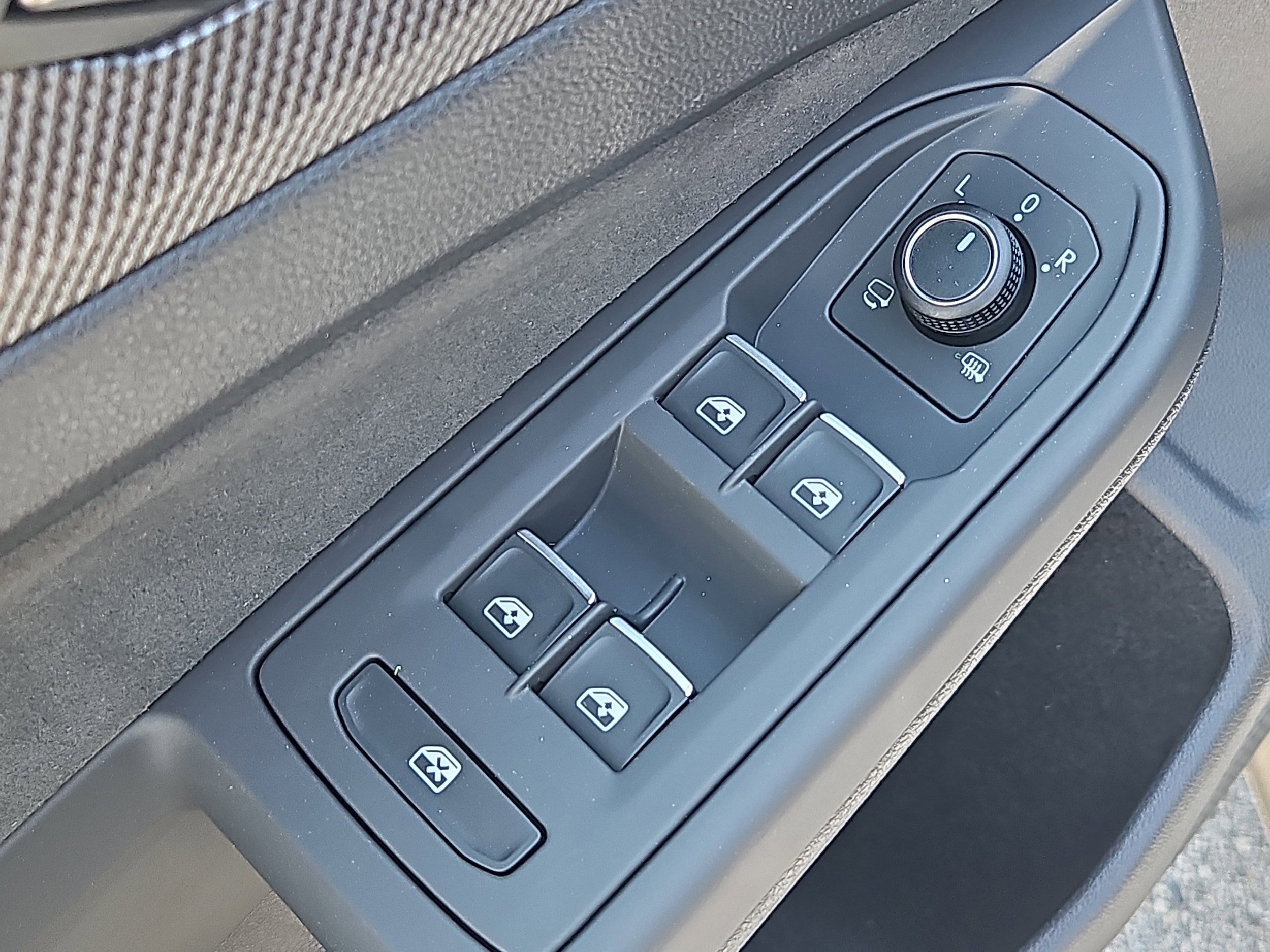 New 2026 Volkswagen GTI SE FWD image 6