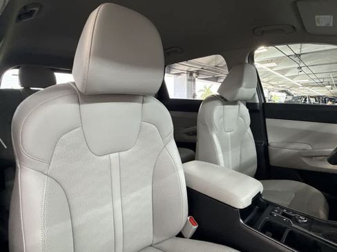 Used 2025 Kia Sorento S FWD image 27