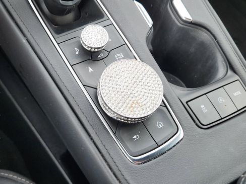 Used 2024 Cadillac XT4 Premium Luxury image 15