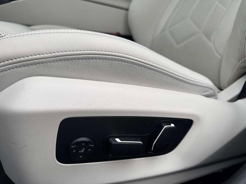 New 2025 BMW 530i xDrive AWD/4WD image 19
