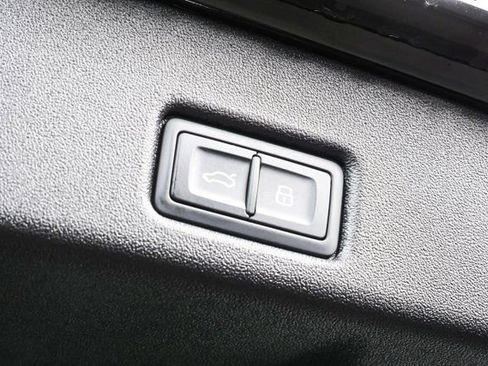 Used 2025 Audi Q5 Prestige image 28