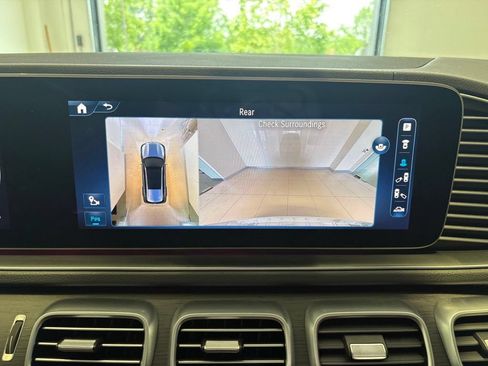 Used 2024 Mercedes-Benz GLS 450 4MATIC image 36