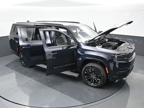 Used 2024 Jeep Grand Wagoneer L Series II w/ Quick Order Packagew 28T image 72