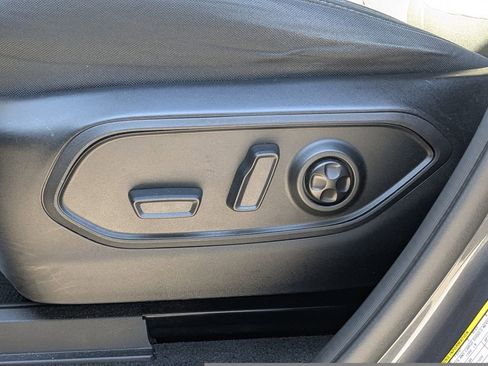 Used 2023 Jeep Grand Cherokee L Laredo image 18