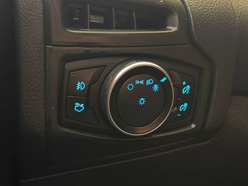 Used 2015 Ford Focus Titanium FWD image 35