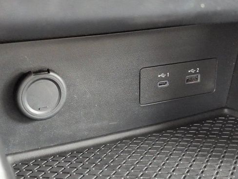 Used 2025 Nissan Pathfinder SV FWD image 21