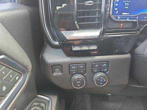 Used 2023 Chevrolet Silverado 1500 High Country w/ High Country Premium Package AWD/4WD image 22