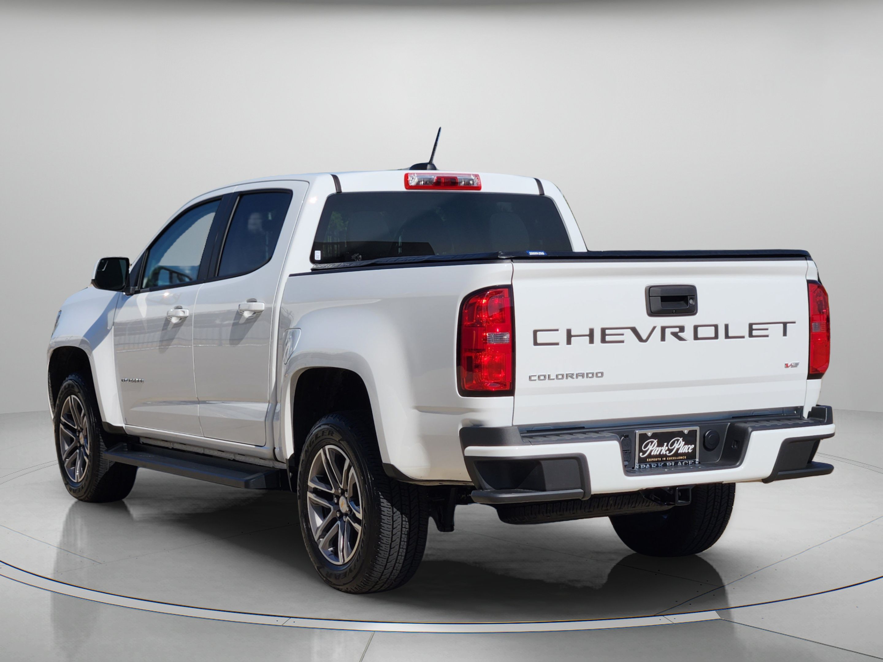 Used 2022 Chevrolet Colorado W/T w/ Custom Special Edition RWD image 3