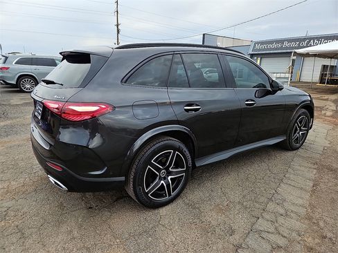 Used 2024 Mercedes-Benz GLC 300 4MATIC image 8