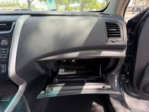Used 2013 Nissan Altima 2.5 SL w/ Technology Pkg FWD image 14
