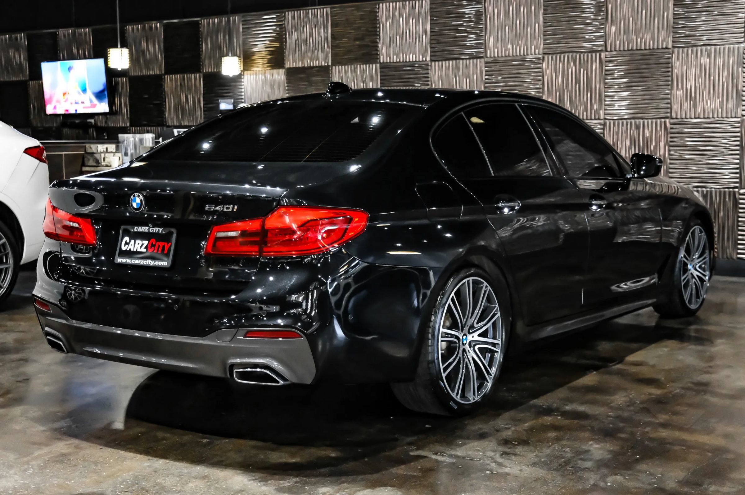 Used 2017 BMW 540i RWD image 8
