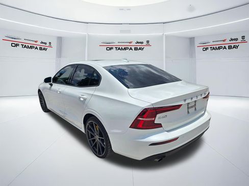 Used 2020 Volvo S60 T5 Momentum FWD image 4