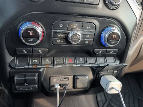 Used 2019 GMC Sierra 1500 SLT w/ Driver Alert Package I AWD/4WD image 27