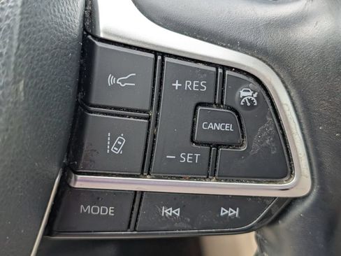 Used 2022 Toyota Highlander XLE FWD image 15