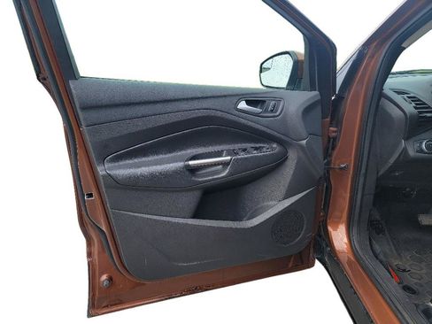 Used 2017 Ford Escape SE FWD image 9