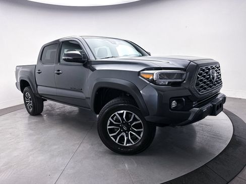 Used 2023 Toyota Tacoma TRD Off-Road w/ Advanced Technology Package AWD/4WD image 2