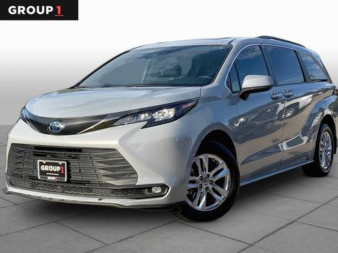 Used 2023 Toyota Sienna XLE Woodland Edition AWD/4WD image 1