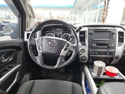 Used 2017 Nissan Titan SV AWD/4WD image 5