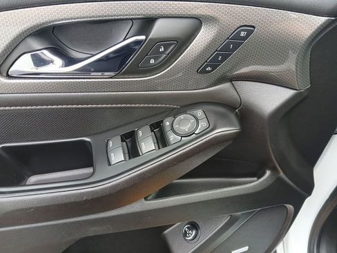 Used 2023 Chevrolet Traverse Premier AWD/4WD image 13