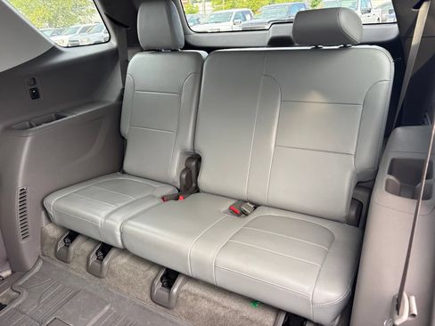 Used 2018 Chevrolet Traverse Premier w/ Driver Confidence II Package FWD image 15