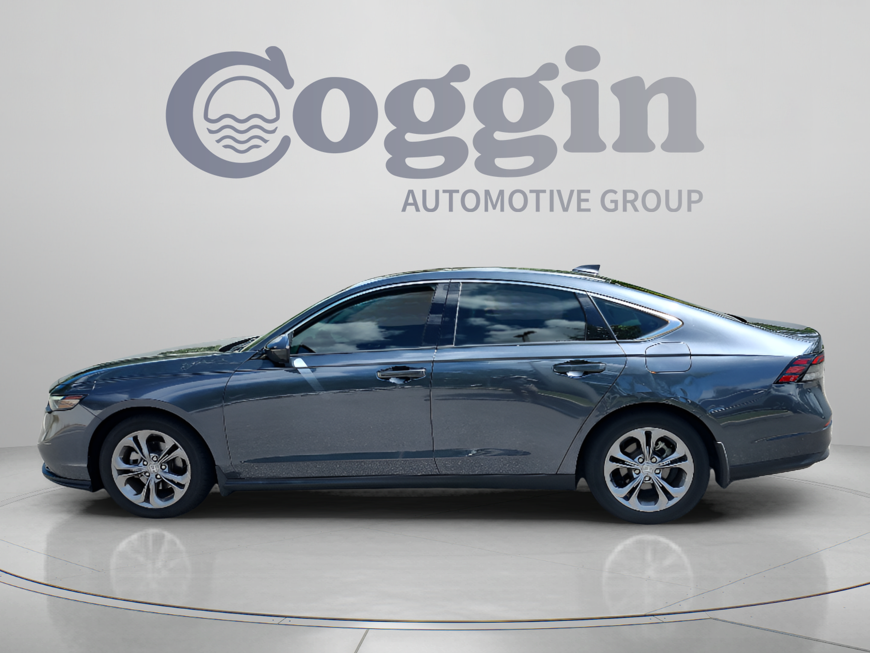 Used 2024 Honda Accord EX image 2