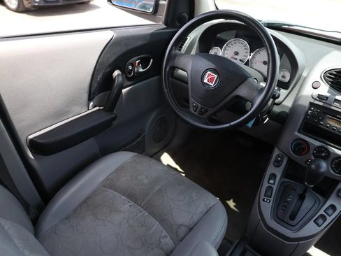 Used 2004 Saturn Vue 2WD V6 image 12