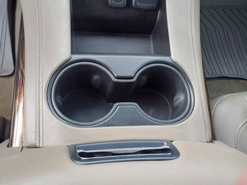 Used 2016 GMC Yukon SLT w/ Open Road Package image 30