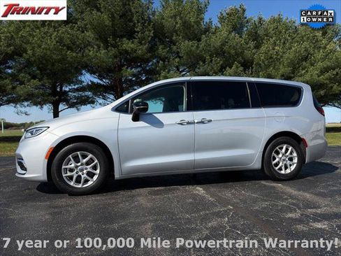 Certified 2024 Chrysler Pacifica Touring-L FWD image 1