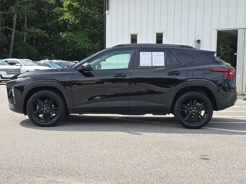 Used 2024 Chevrolet Trax ACTIV FWD image 2