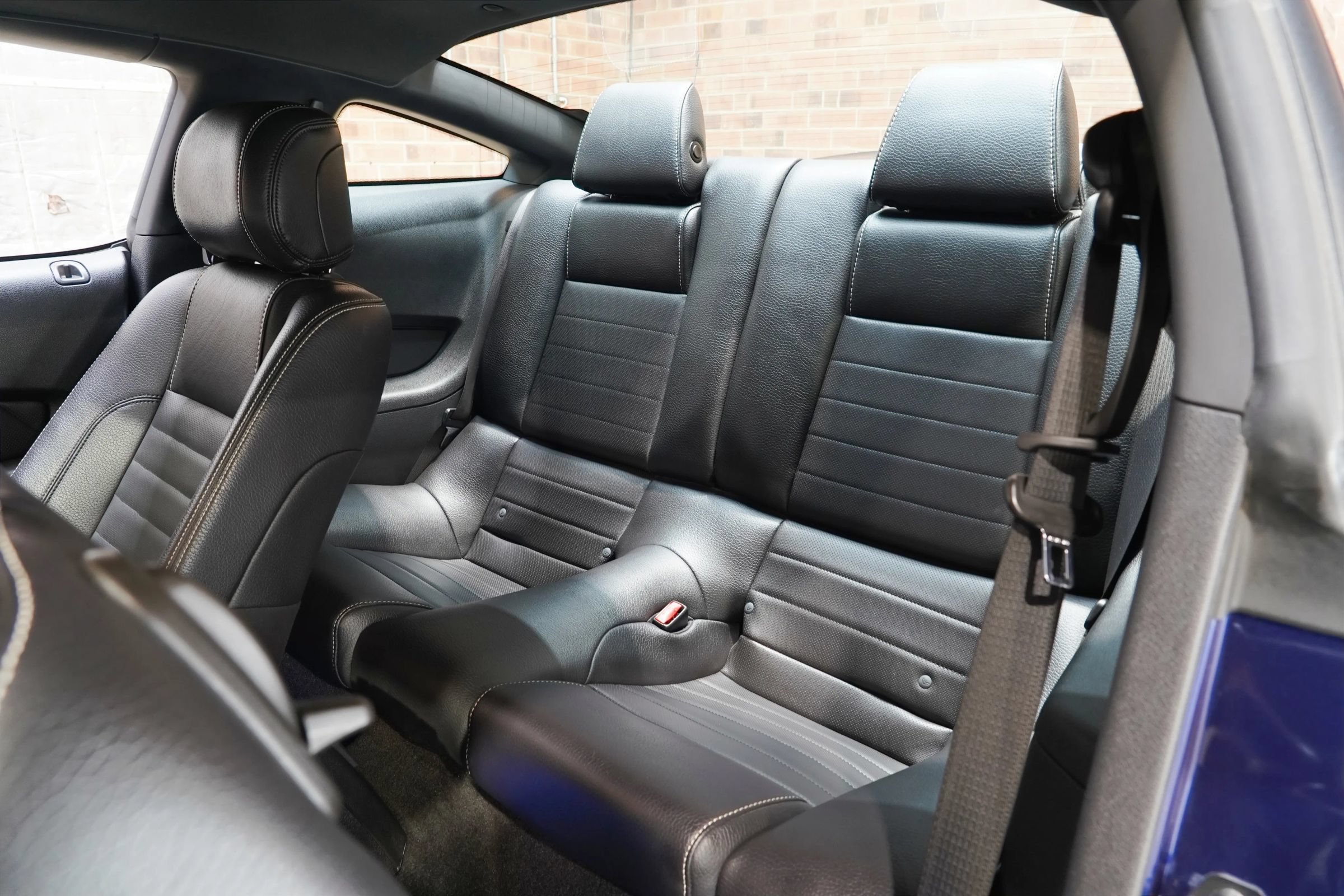 Used 2012 Ford Mustang GT Premium w/ GT Coupe Accessory Pkg 4 RWD image 40