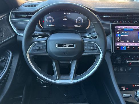 Used 2024 Jeep Grand Cherokee L Limited w/ Luxury Tech Group II image 11