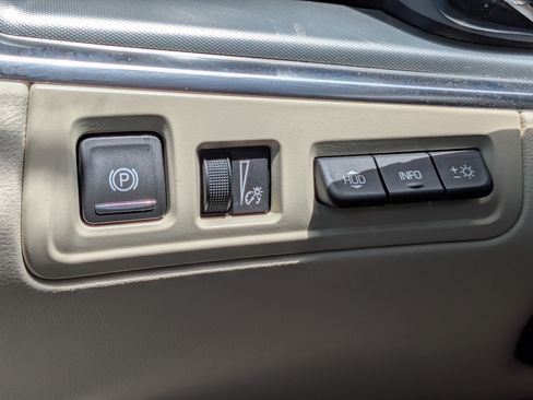Certified 2024 Cadillac XT5 Premium Luxury w/ Technology Package FWD image 25