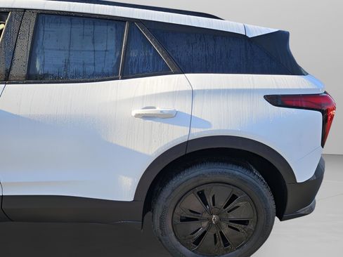 New 2025 Chevrolet Blazer EV LT image 19