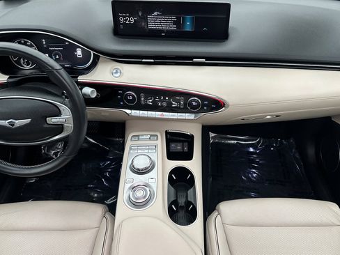 Used 2023 Genesis GV70 2.5T w/ Advanced Package image 14