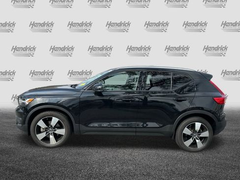 Used 2020 Volvo XC40 T5 Momentum w/ Protection Package Premier image 11