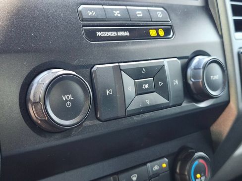 Used 2021 Ford F550 4x4 Regular Cab Super Duty image 19