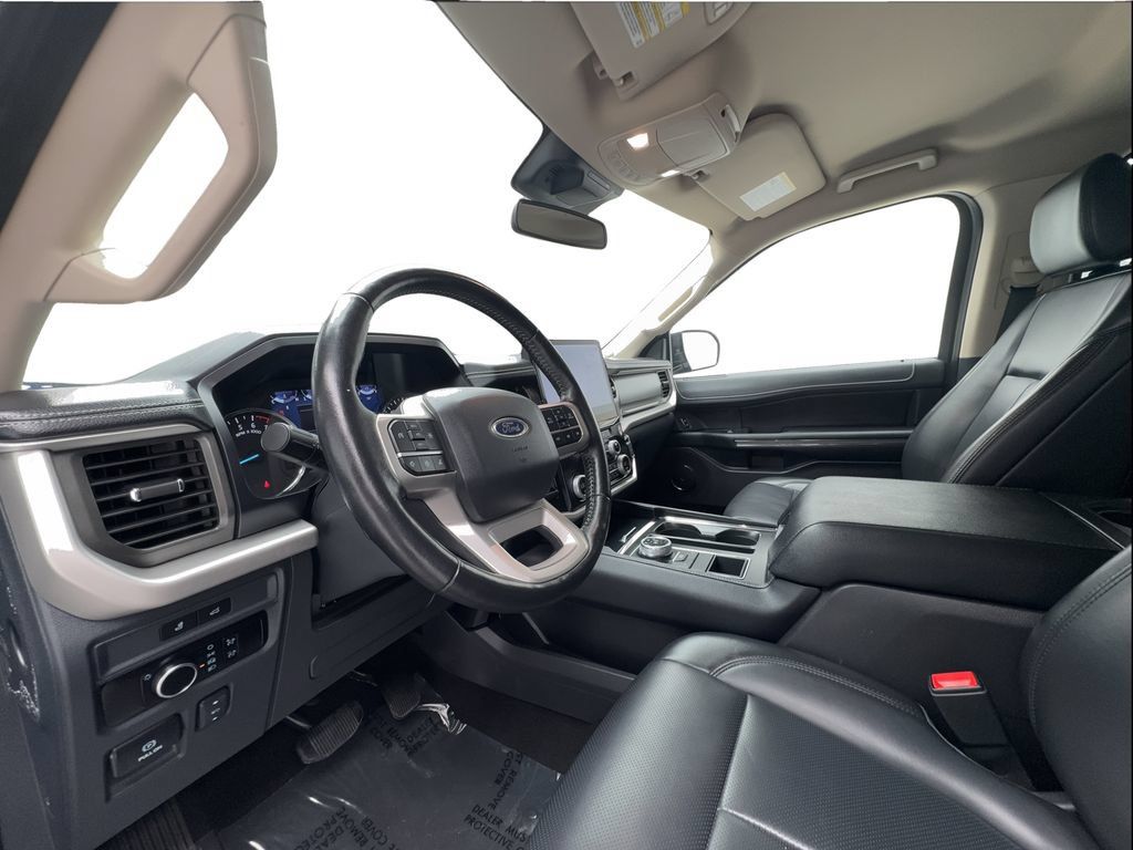 Used 2024 Ford Expedition XLT RWD image 20