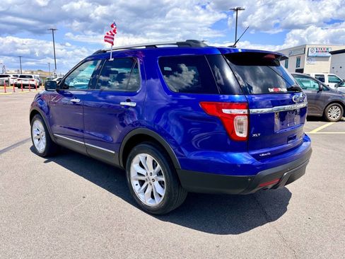 Used 2015 Ford Explorer XLT w/ Equipment Group 202A AWD/4WD image 4