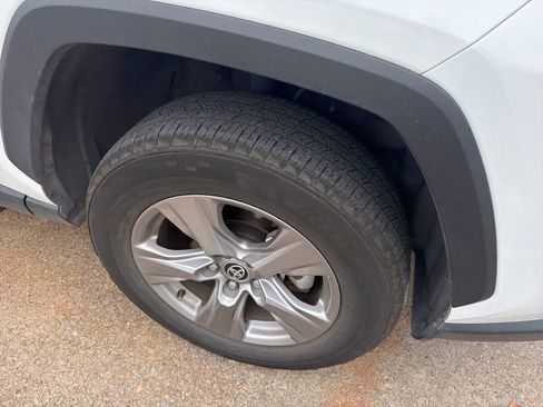 Used 2025 Toyota RAV4 XLE image 4