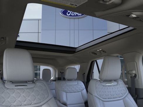 New 2026 Ford Explorer Platinum w/ LUX Leather Package AWD/4WD image 22